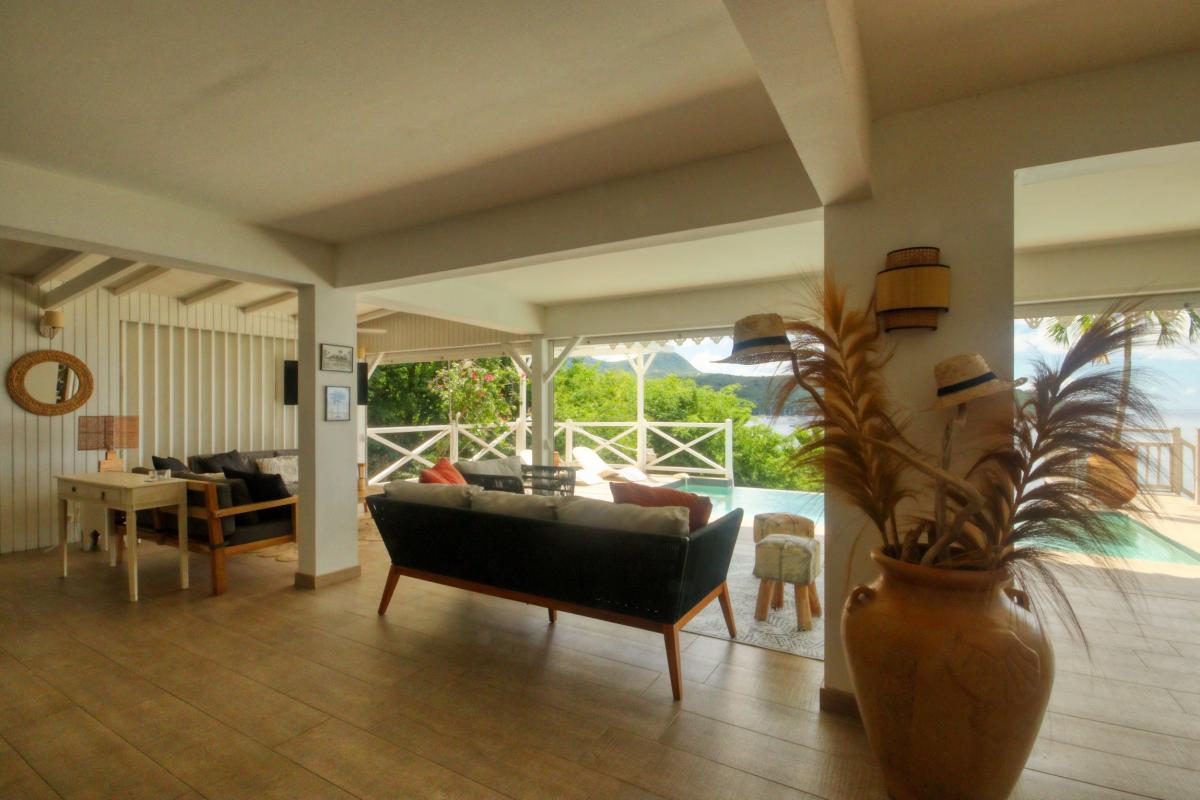 7 Location villa piscine Martinique Anses d Arlets_le séjour